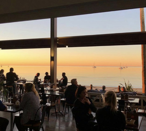 enzo's on the beach hervey bay